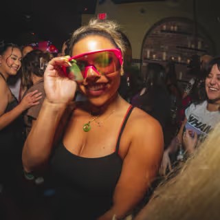 event-img-Chicago NYE 2026: Crawl 'Til The Ball Falls Bar Crawl