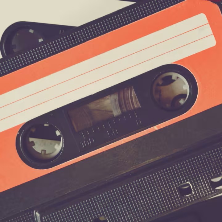 event-img-90’s R&B Party: Sing Along & Create Mini Candles