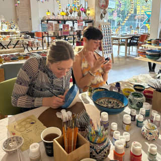 Ceramic Paint and Sip Classes Sydney – Creative & Relaxing Experience