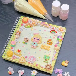 Cream Glue Workshop – DIY Notebook Making Class