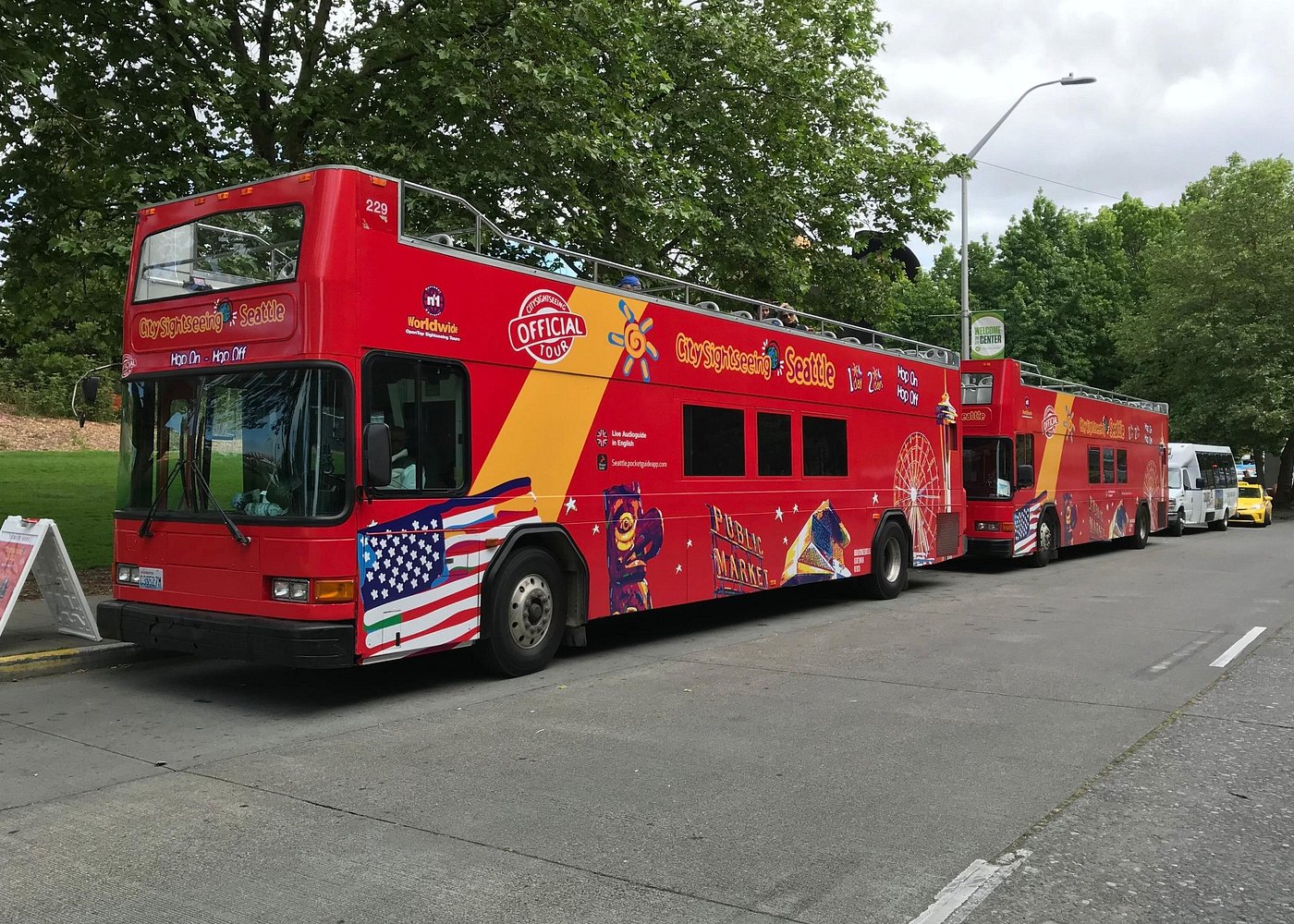 event-img-Seattle Highlights: Hop-On Hop-Off Bus with Locks or Harbour Cruise