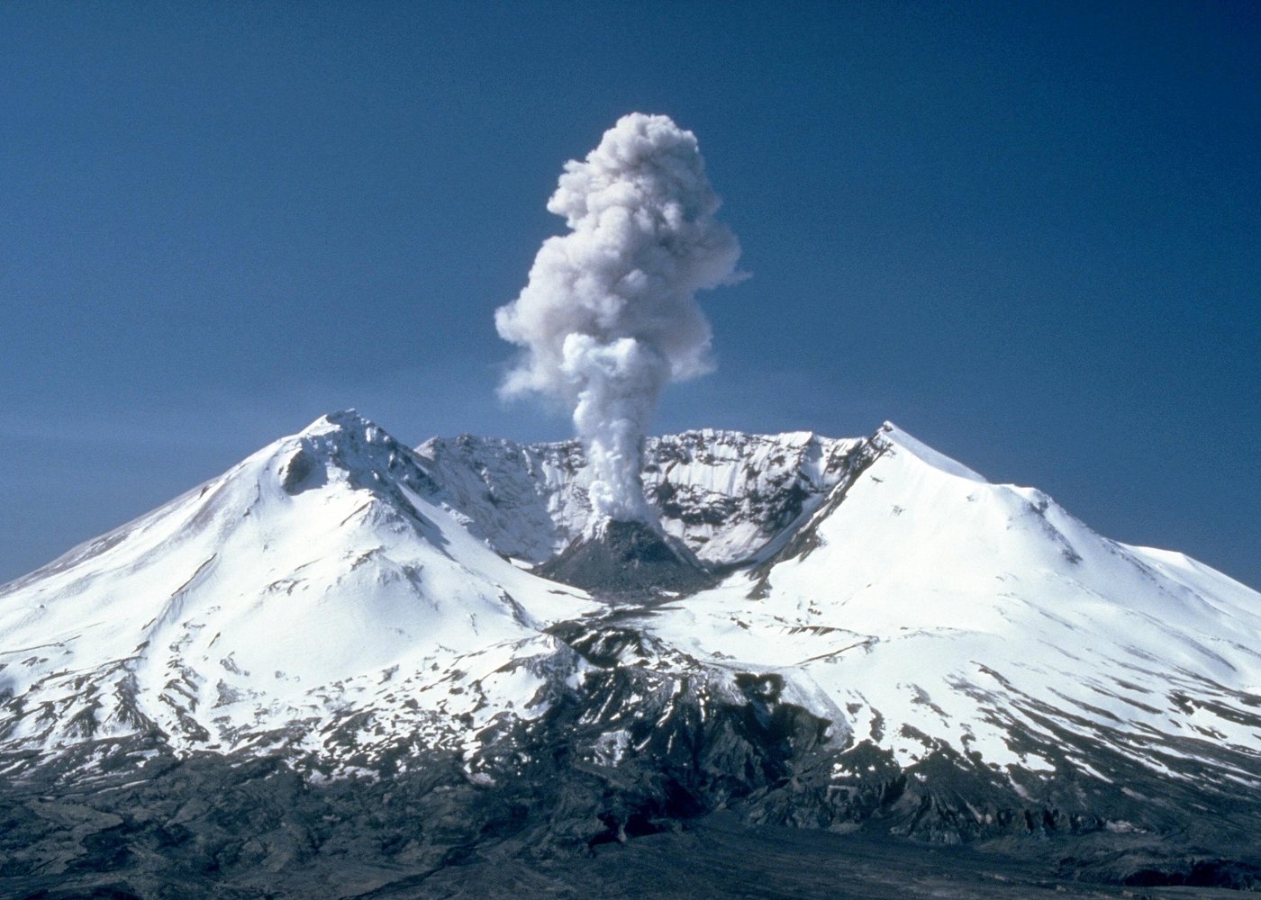 event-img-Volcano Adventure: Mount St. Helens Day Tour in SUV