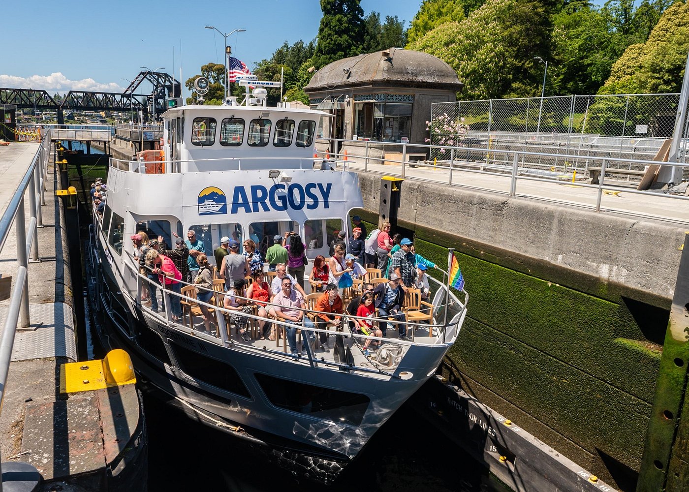 event-img-Seattle’s Iconic Locks Cruise Adventure