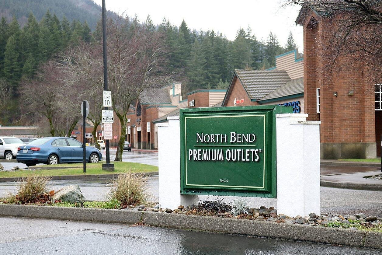 event-img-Premium Outlet Shopping: Private Tour from Seattle