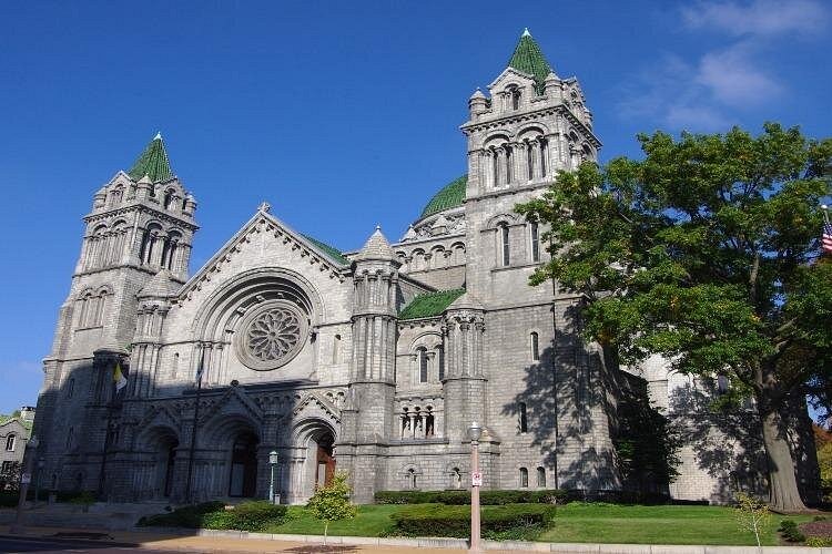 event-img-St. Louis Explorer Tour with Arch Visit & River Cruise