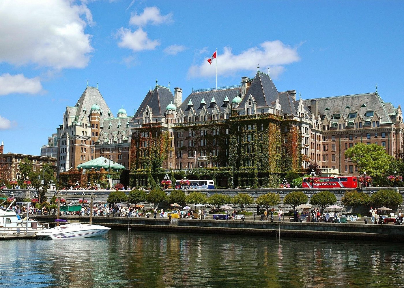 Victoria & Butchart Gardens Ferry Tour from Vancouver