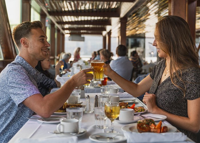 Evening Dinner Cruise in Vancouver