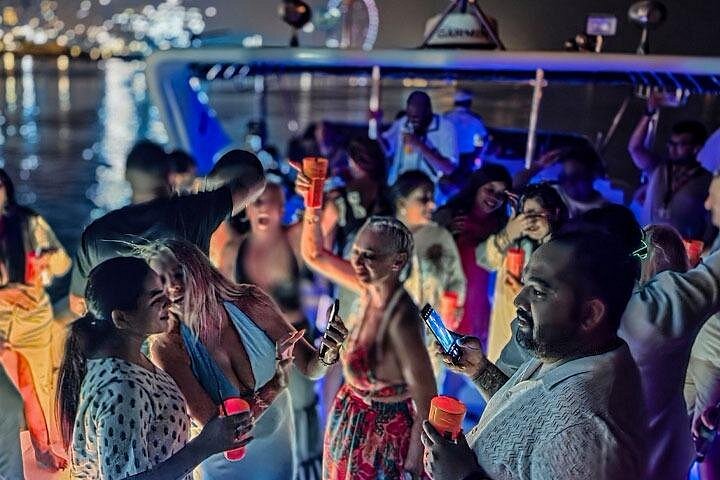Party on a Luxury Yacht in Dubai Marina with BBQ & Live DJ