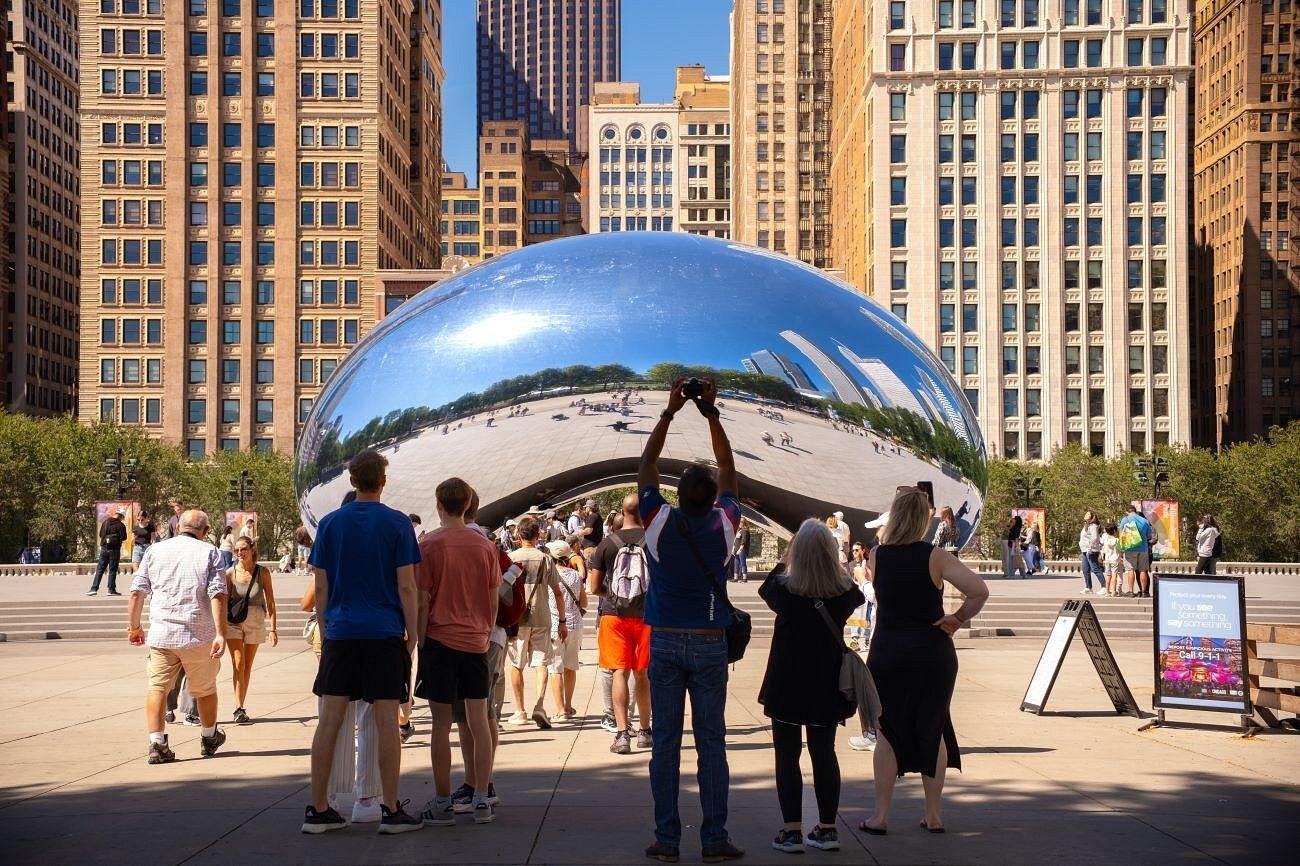 Taste, Walk & Explore: Chicago Food, History & Architecture Tour