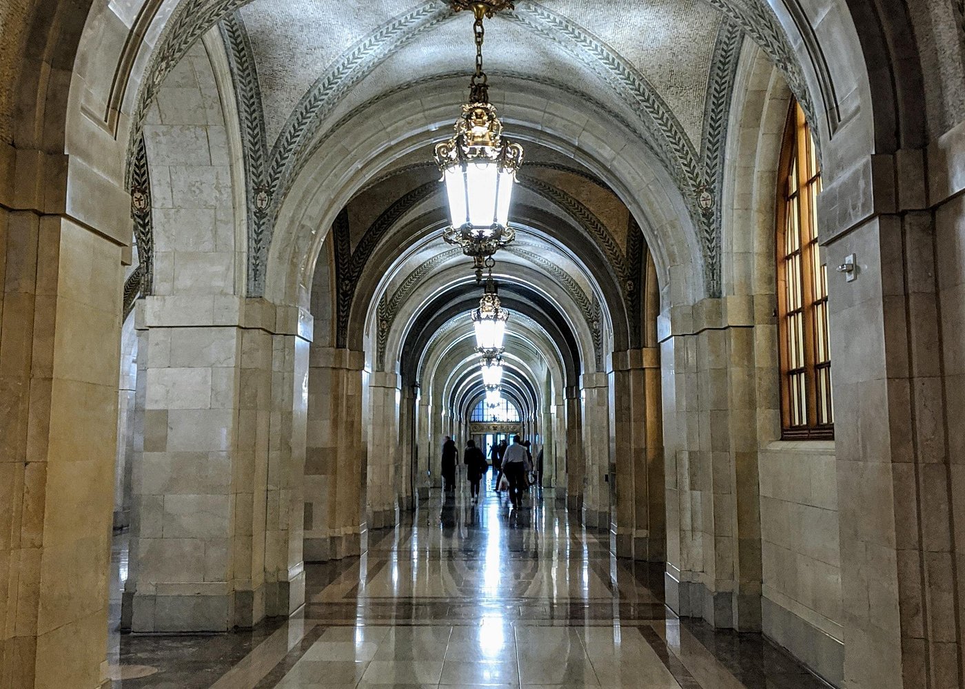 Guided Architecture Tour of Chicago’s Pedway & Loop