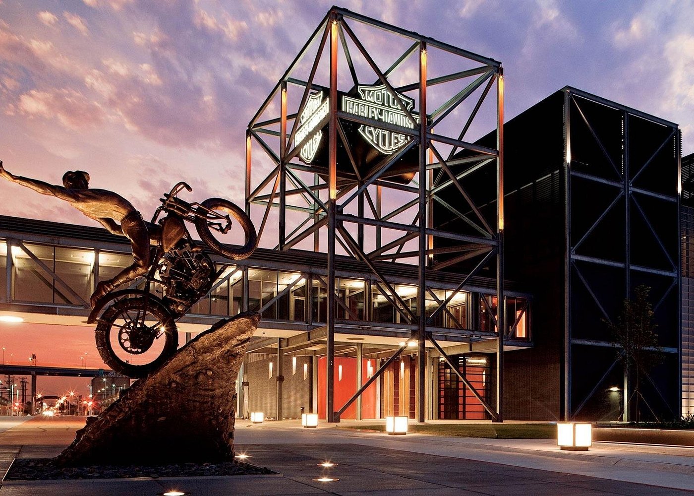 event-img-Chicago to Milwaukee Day Trip: Brewery Tour & Iconic City Sights