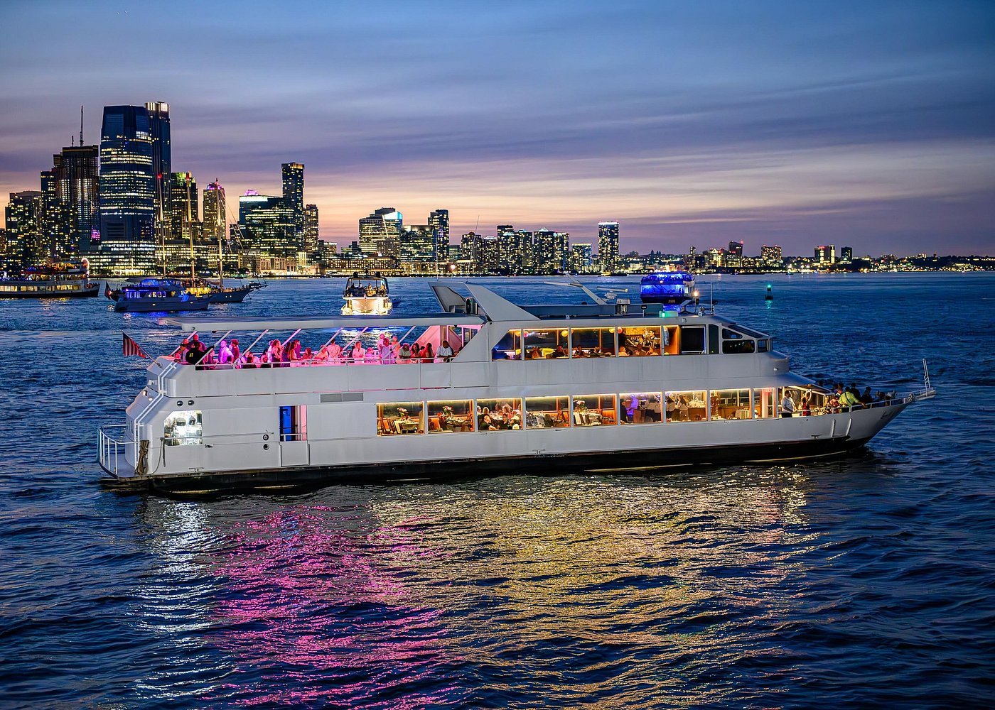 event-img-NYC Dinner Cruise Experience with Live Entertainment