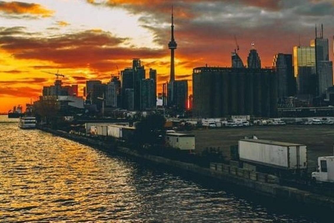 event-img-Toronto Heritage Walking Tour of the Distillery District & Old Town