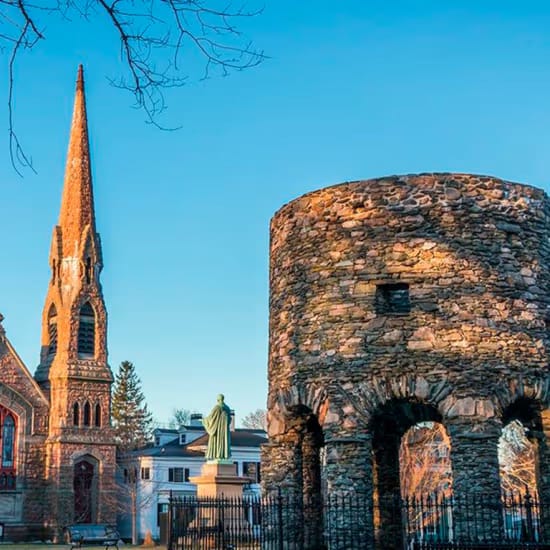 event-img-Solve Clues and Savor Flavors: Newport Mystery Picnic Adventure