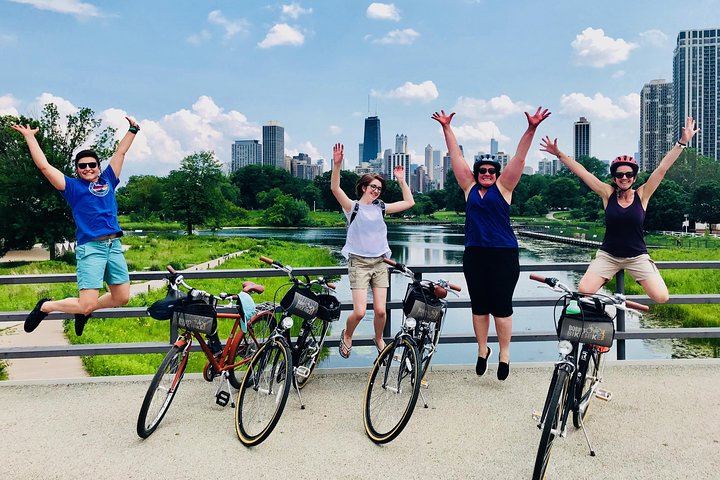 event-img-Lakefront & City Bike Tour — Chicago