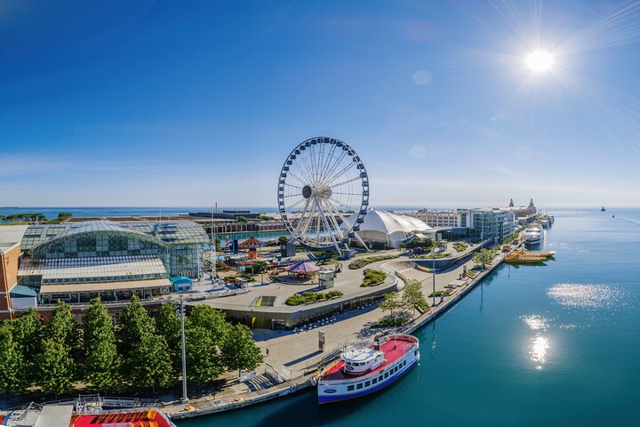 Scenic Lake Michigan Boat Tour — Chicago