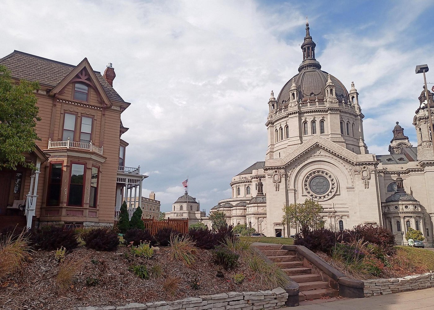 event-img-Explore Summit Avenue: Spirits & Haunted History