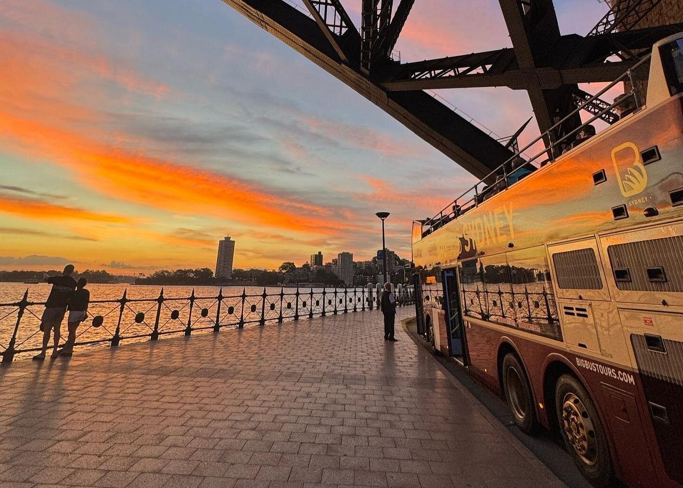 event-img-Sydney Night Sightseeing Tour by Big Bus (90 Minutes)