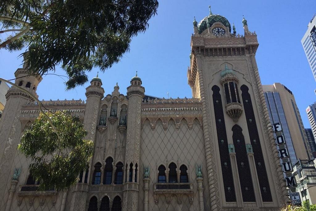 Discover Melbourne’s Art Deco Buildings: Guided Tour