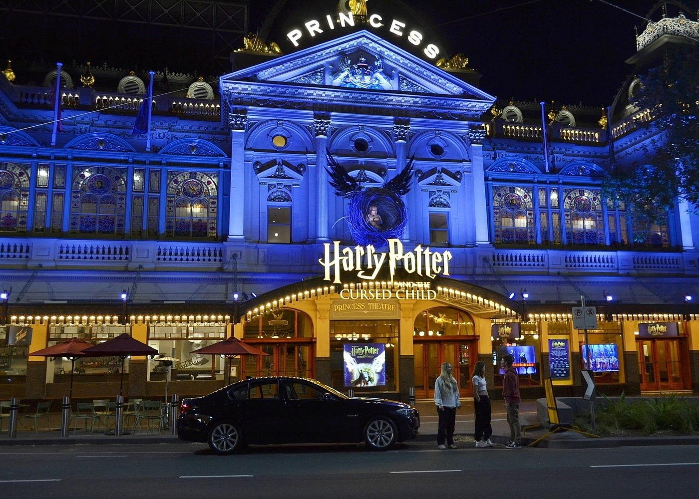 Explore Melbourne by Night: Private Driving Tour