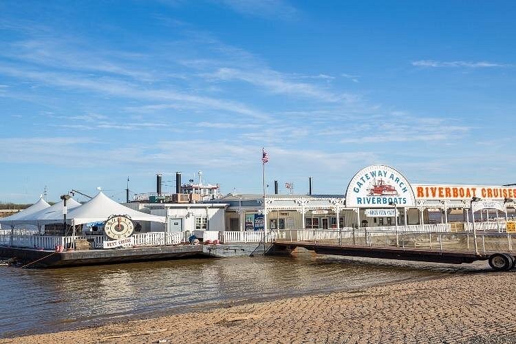 event-img-St. Louis Highlights Tour – Gateway Arch & River Cruise Included