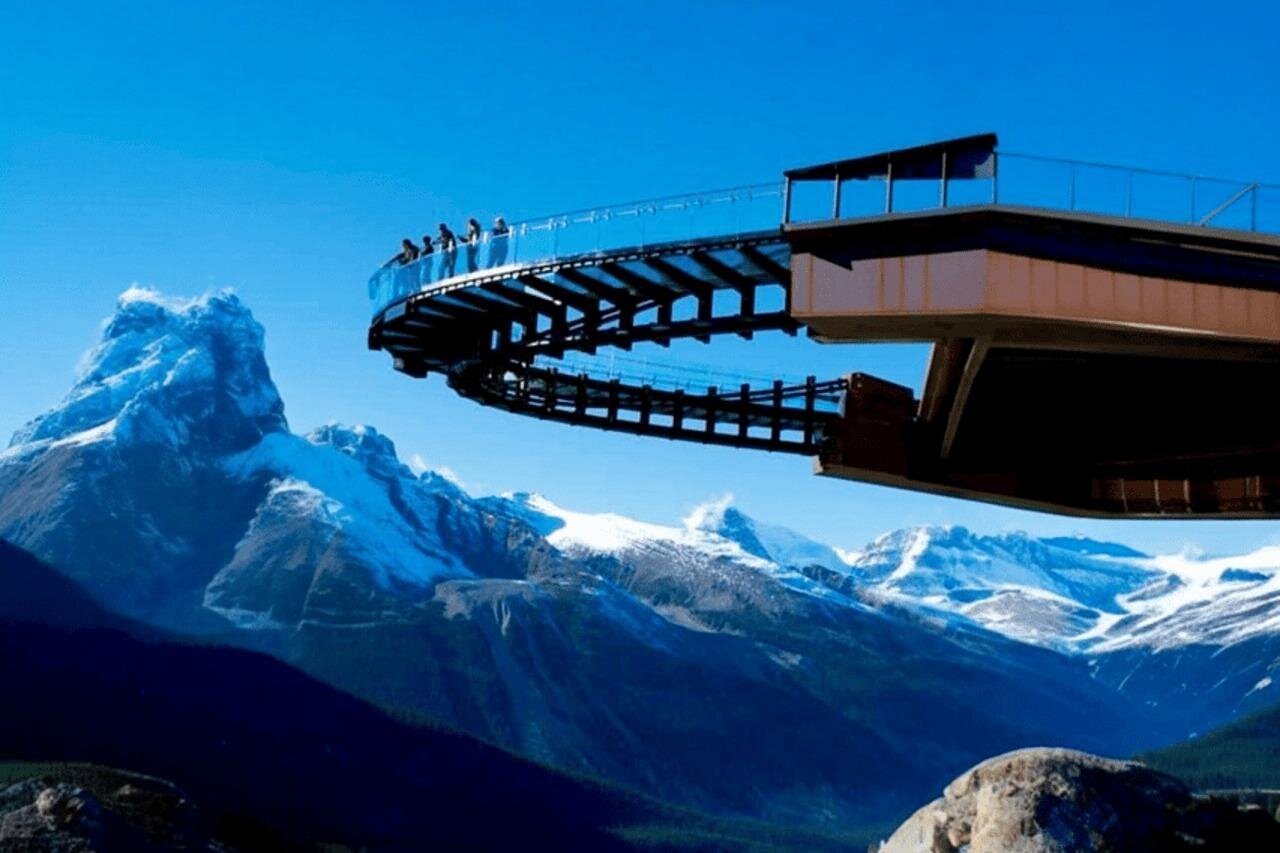 event-img-Columbia Icefield, Skywalk & Peyto Lake Tour from Calgary