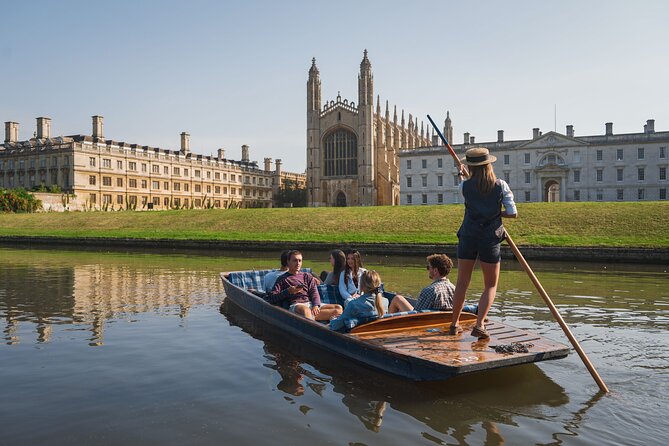 event-img-Cambridge Punting Tour – Scenic River Cam Sightseeing Experience