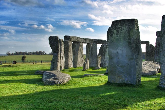 event-img-Full-Day Bath and Stonehenge Tour from Cambridge – Guided Historic Experience