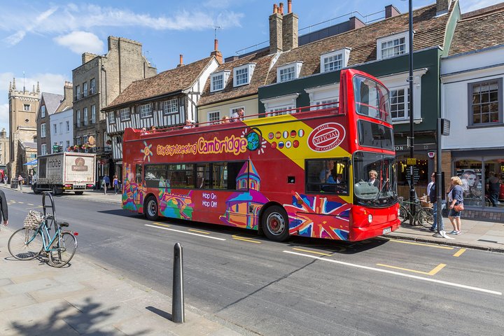 event-img-Cambridge City Sightseeing Bus Tour – Historic Landmarks & Scenic Stops