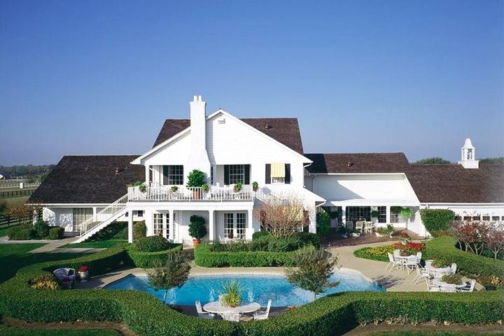 event-img-Dallas TV Series Tour – Visit Southfork Ranch and Relive Television History