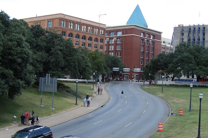 event-img-JFK Assassination Tour in Dallas – Explore Historic Dealey Plaza Sites